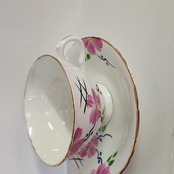 Delphine Bone China Tea Cup and Saucer, Made in England art deco - Picture 8 of 8